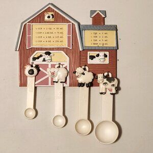 ADORABLE Barn Yard Animals Measuring Spoon Set Wall Hanging Cow Sheep Pig Chick